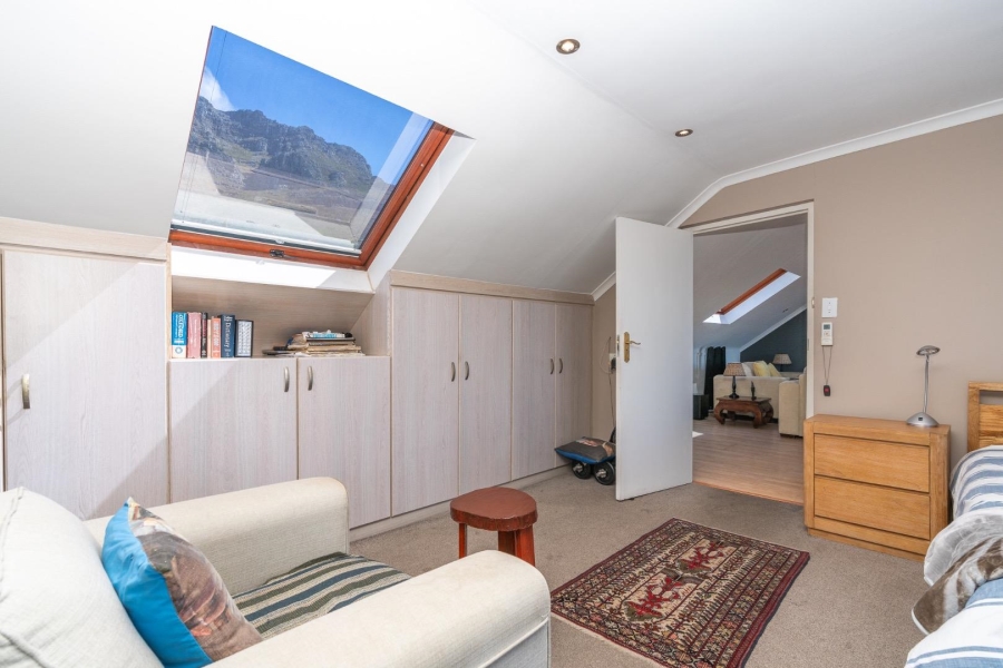 5 Bedroom Property for Sale in Oranjezicht Western Cape